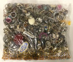 LARGE COLLECTION OF RINGS, SILVER GEMSTONES & COSTUME (APPROX 300)