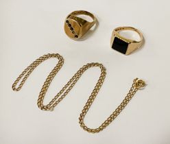 TWO 9CT GOLD GENTS RINGS & AN 18CT GOLD CHAIN - APPROX 10 GRAMS