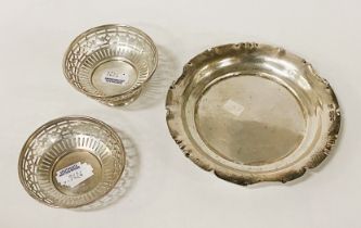 THREE HM SILVER DISHES - APPROX 172 G