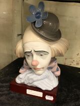 LLADRO CLOWN BUST ON A WOODEN BASE 30CMS