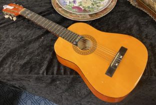 CHILD'S ACOUSTIC GUITAR