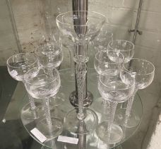 QTY OF BROWN STEM WINE GLASSES WITH LARGE POSY VASE OF THE SAME