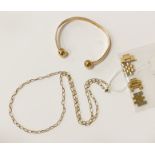 9CT GOLD BANGLE WITH 9CT GOLD CHAIN & WATCH LINKS (BANGLE & CHAIN 19.2 GRAMS APPROX)