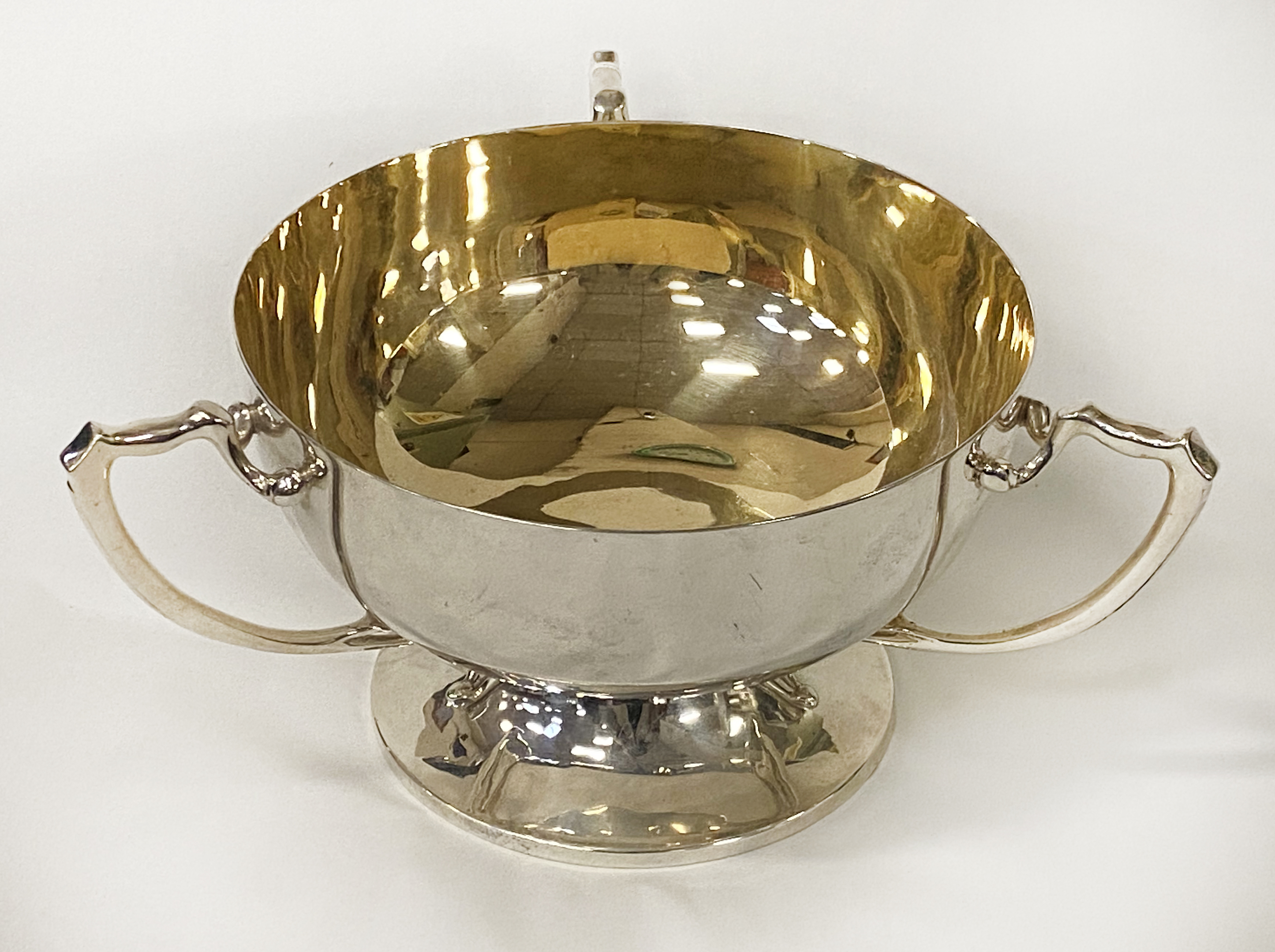 H/M SILVER THREE HANDLED BOWL - 46OZS APPROX