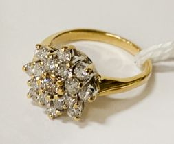 18CT GOLD & DIAMOND RING - SIZE K -APPROX 4.6 GRAMS