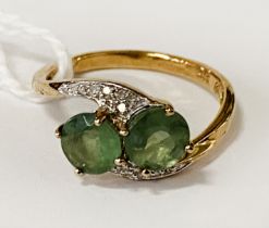 9CT GOLD DIAMOND & GREEN STONE RING - SIZE M