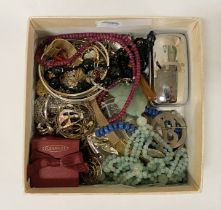 QTY OF COSTUME JEWELLERY INCL. SOME SILVER & SOME GOLD