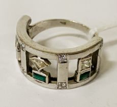 18CT WHITE GOLD EMERALD & DIAMOND RING SIZE M - 7.1 GRAMS APPROX