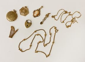 COLLECTION OF 9CT GOLD PENDANTS / CHAINS & TRINKETS - APPROX 16.2 GRAMS