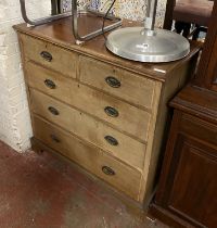 GEORGIAN MAHOGANY FIVE DRAWER CHEST