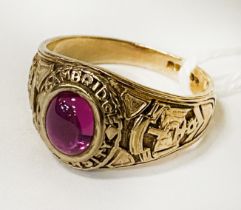 9 CARAT GOLD & CABOUCHON RUBY RING - SIZE P