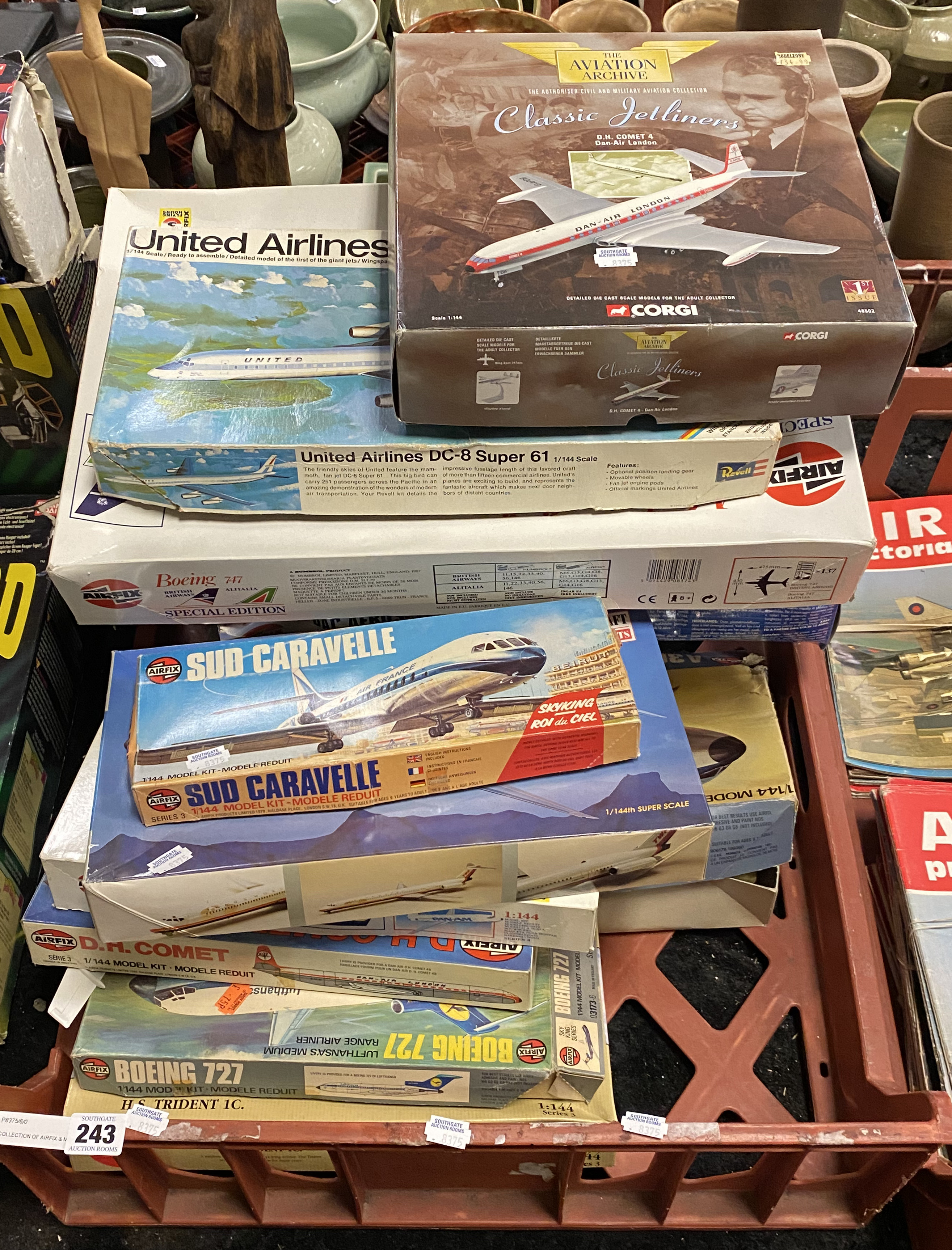 COLLECTION OF AIRFIX & MODEL PLANES