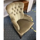 GREEN BUTTON BACK CHAIR