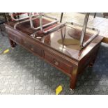 COFFEE TABLE WITH DRAWER