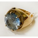 GOLD & AQUAMARINE RING - SIZE N