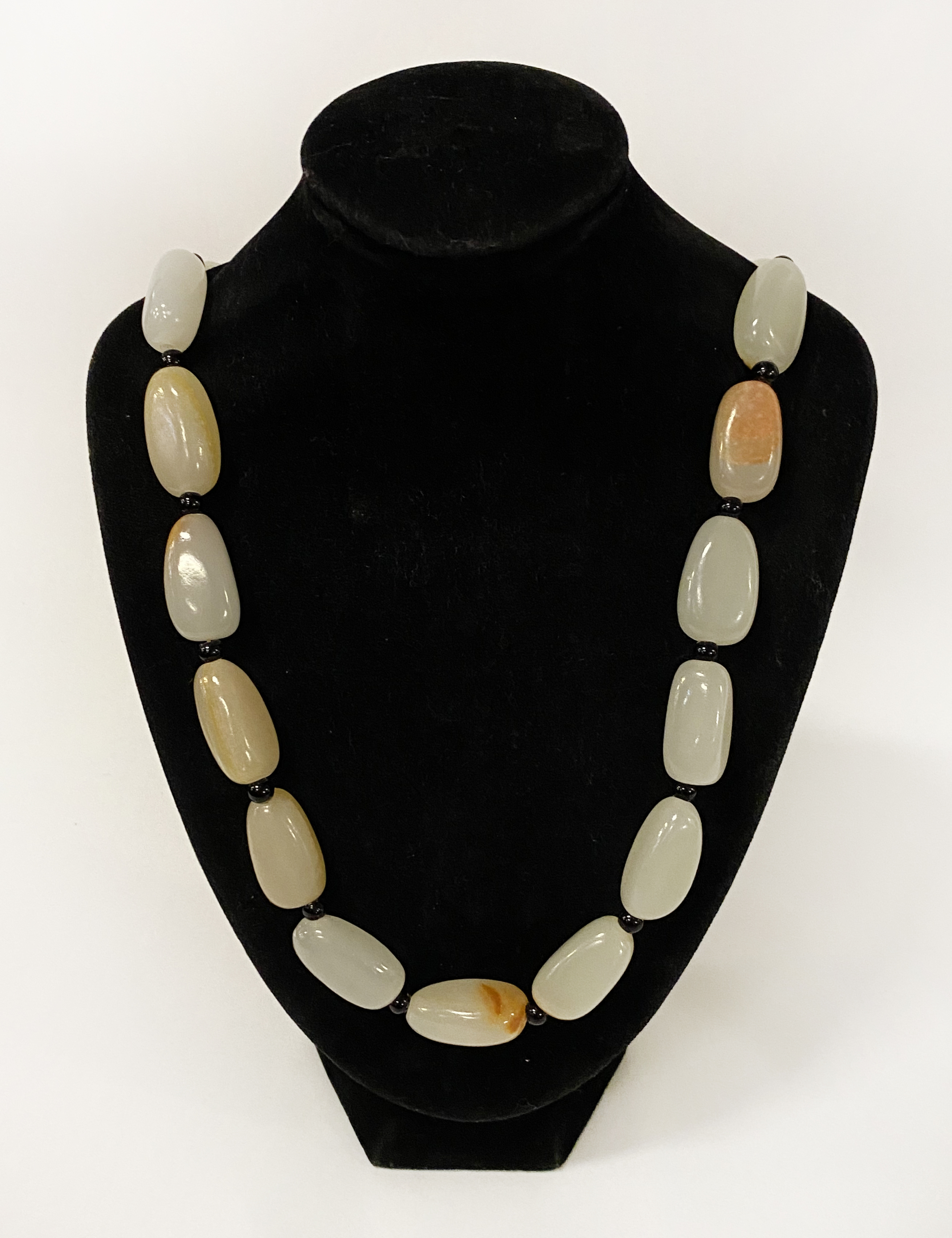 WHITE JADED BEADED NECKLACE