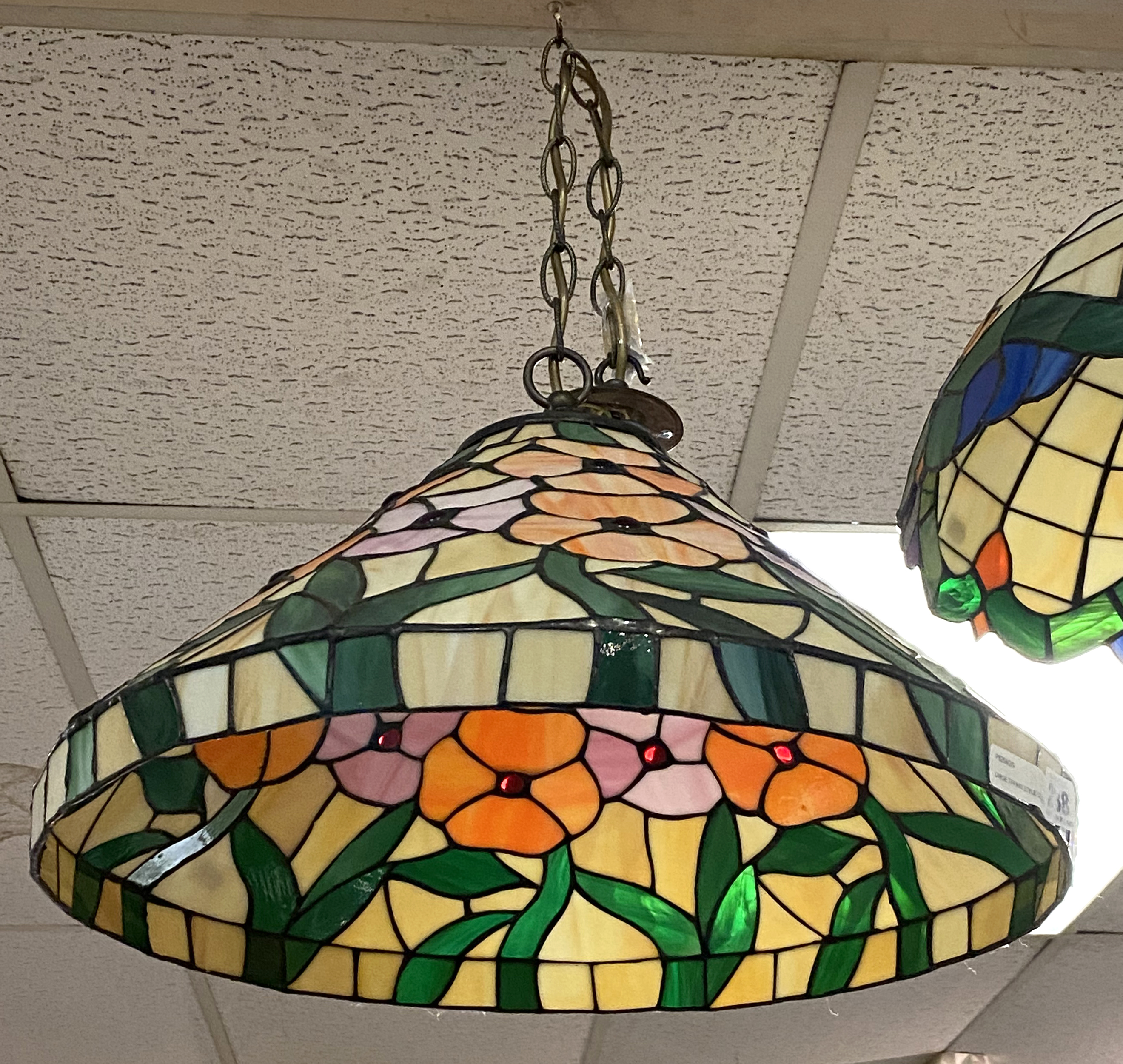 LARGE TIFFANY STYLE CEILING LIGHT