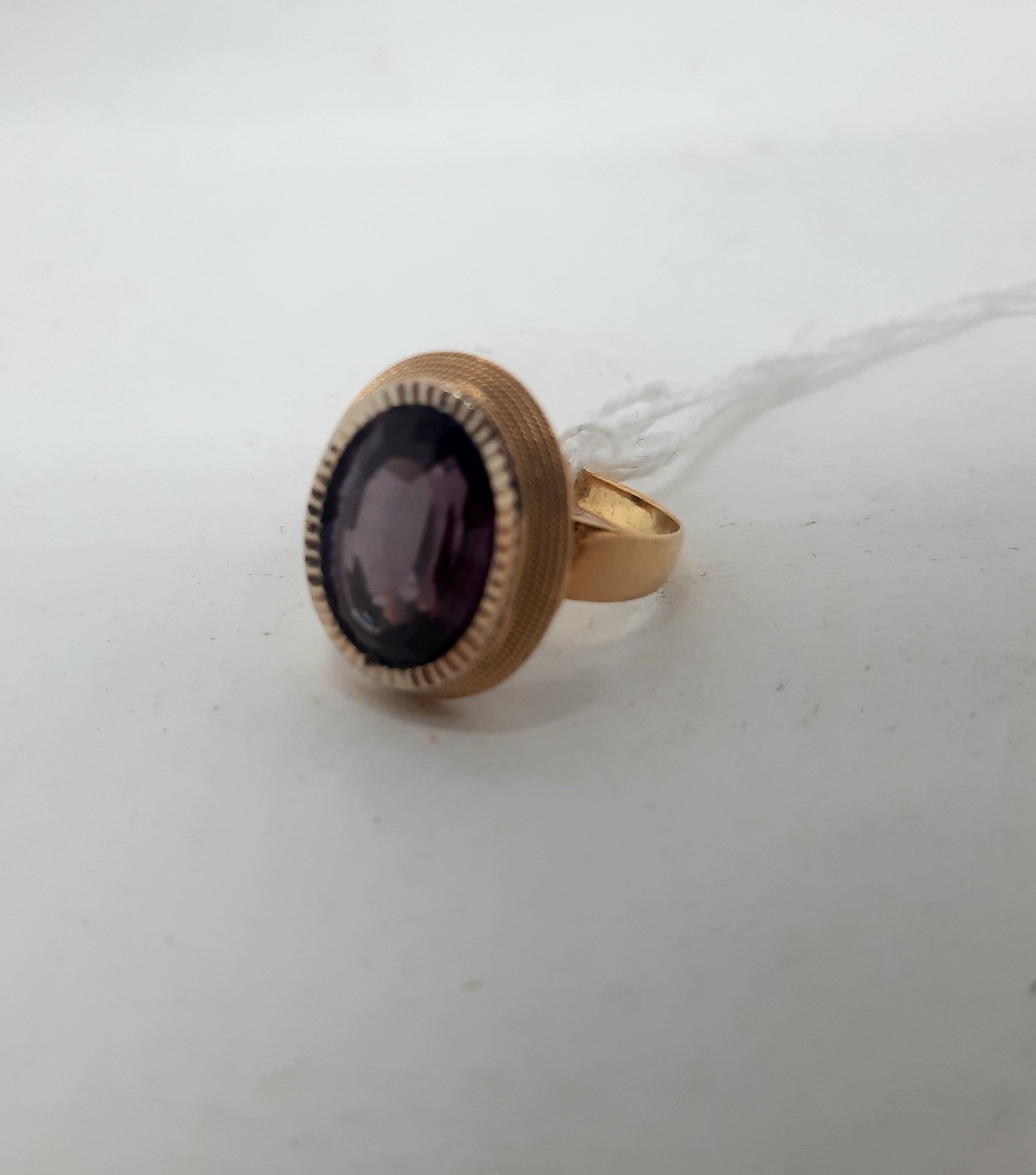 9CT GOLD AMETHYST RING (M)