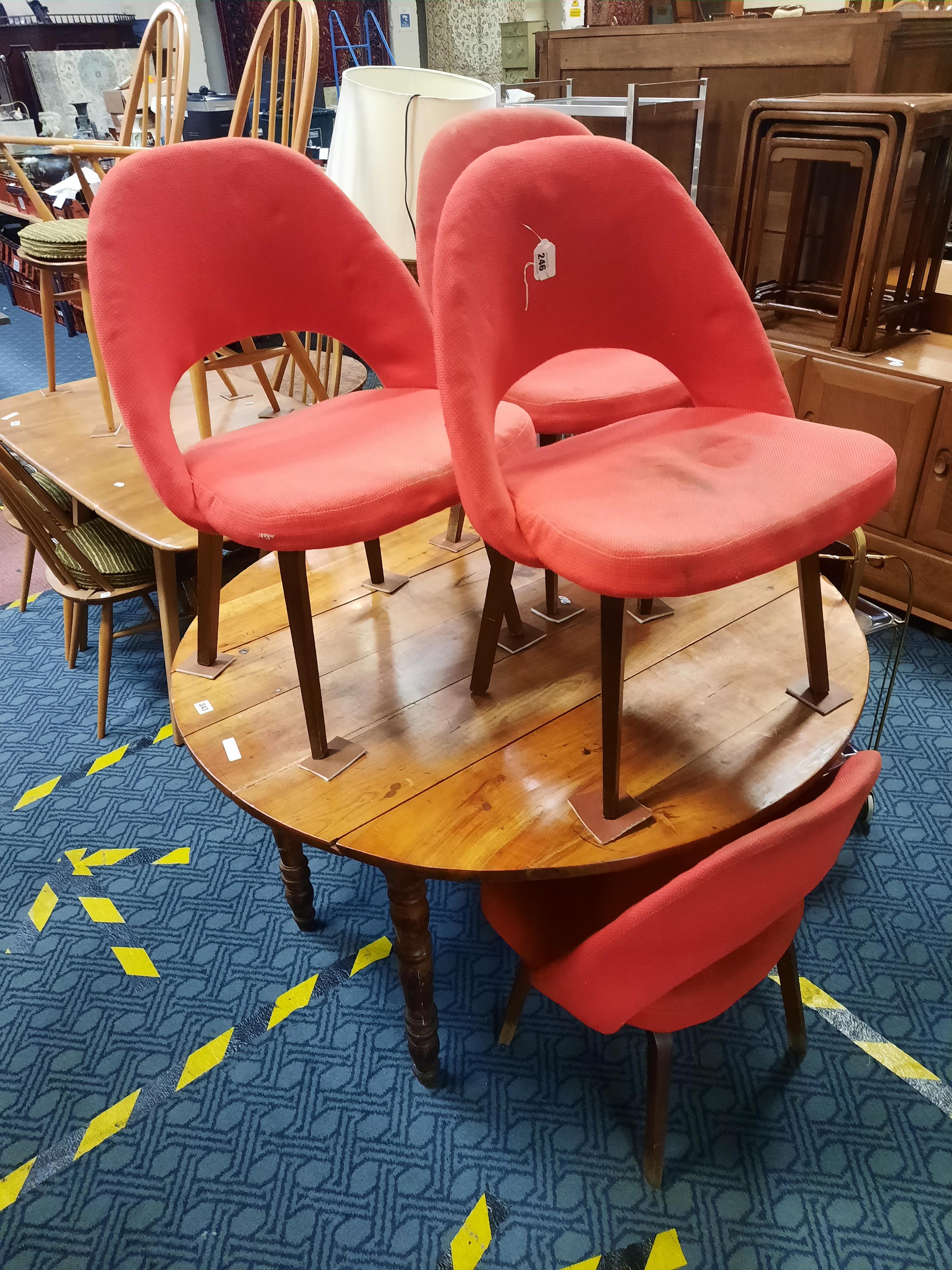 4 CHAIRS BY EERO SAARINEN (FINISH) - NEED CLEANING