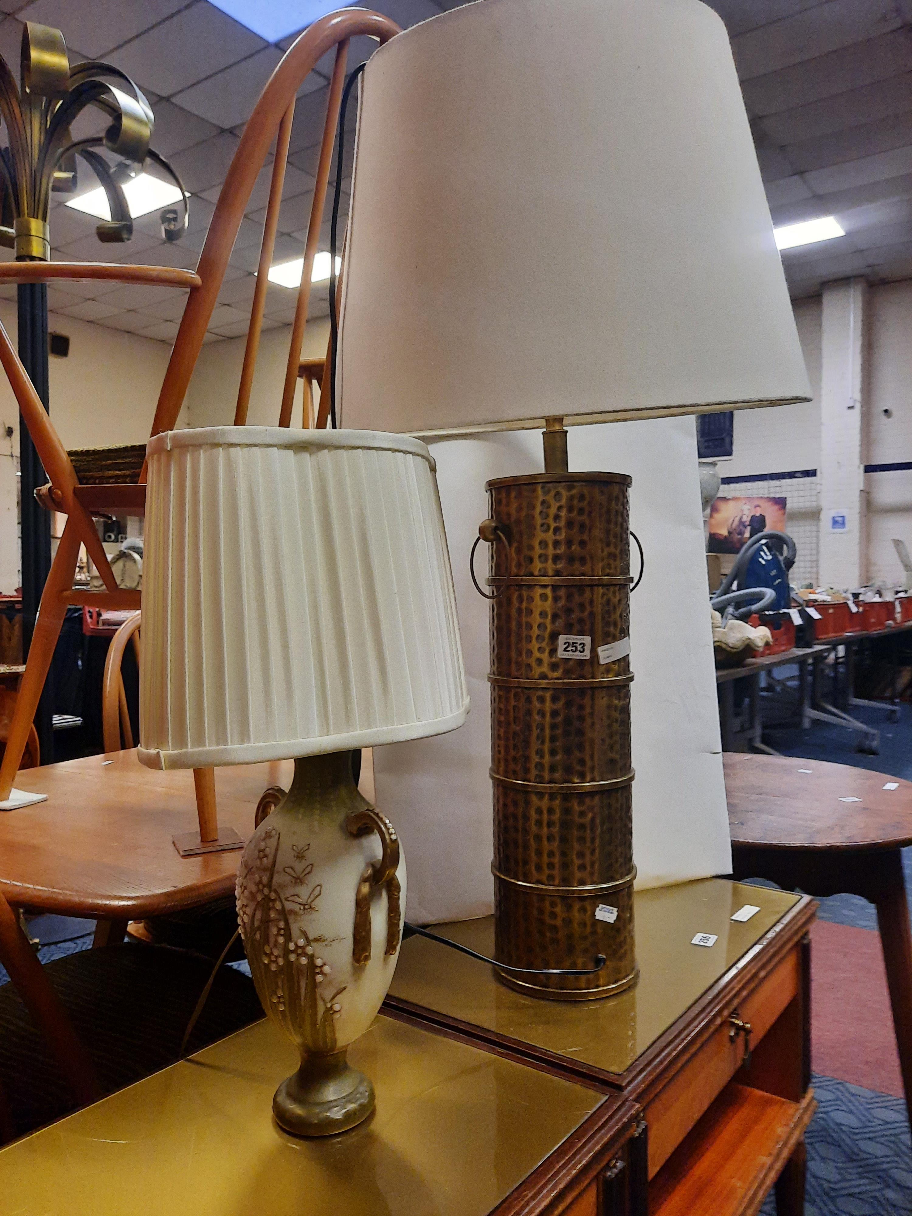 2 LAMPS