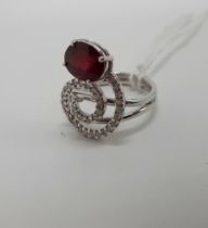 18CT WHITE GOLD TESTED DIAMOND & RUBY RING - SIZE K/L