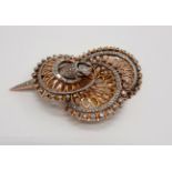 18CT GOLD & DIAMOND BROOCH - APPROX 33.3 GRAMS