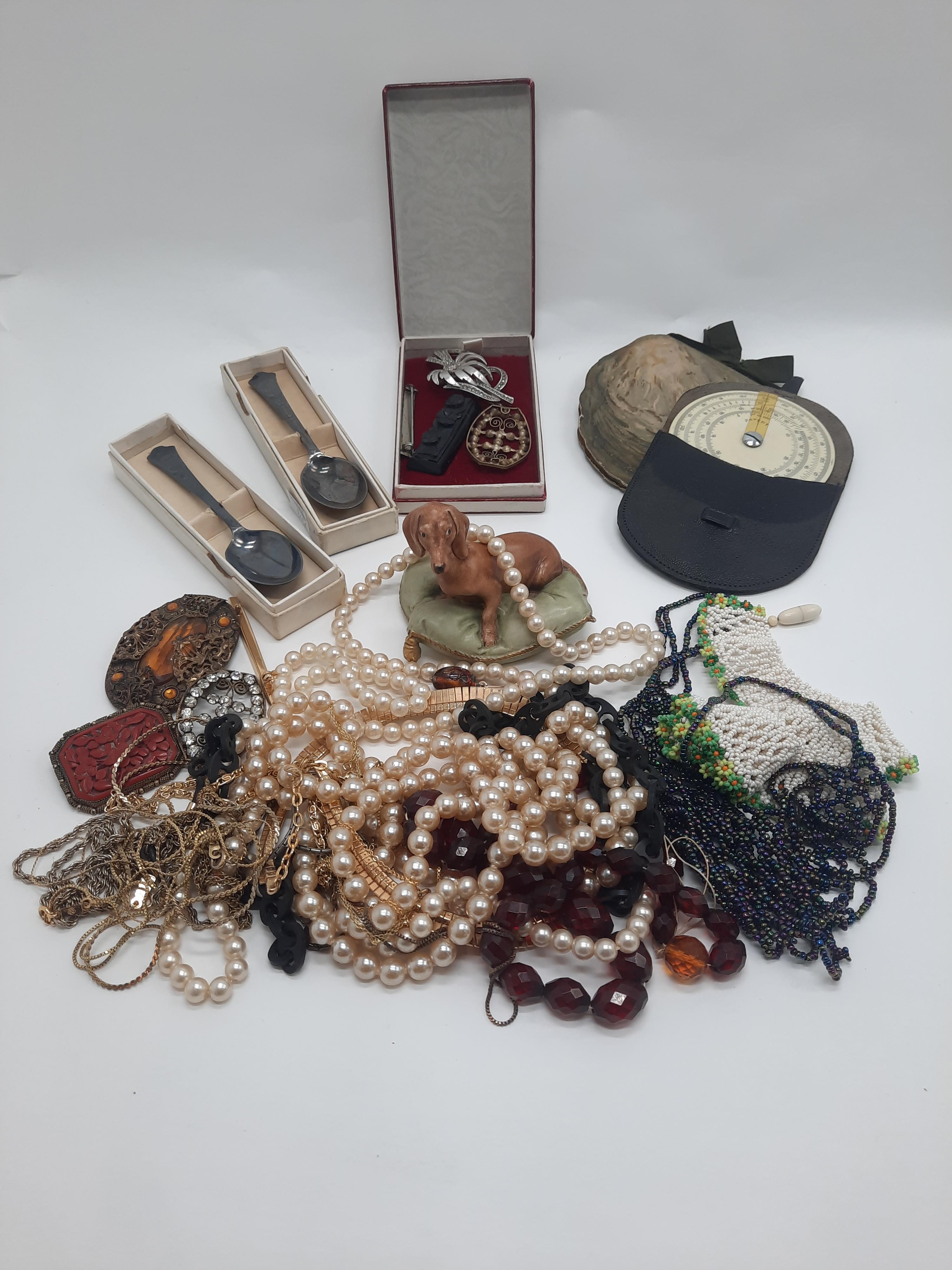 COLLECTION OF COSTUME JEWELLERY