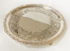 SCOTTISH HM SILVER SALVER BY JOHN & WILLIAM HOWDEN 1809-1821 - APPROX 42 IMP OZ - 35 CMS (D)