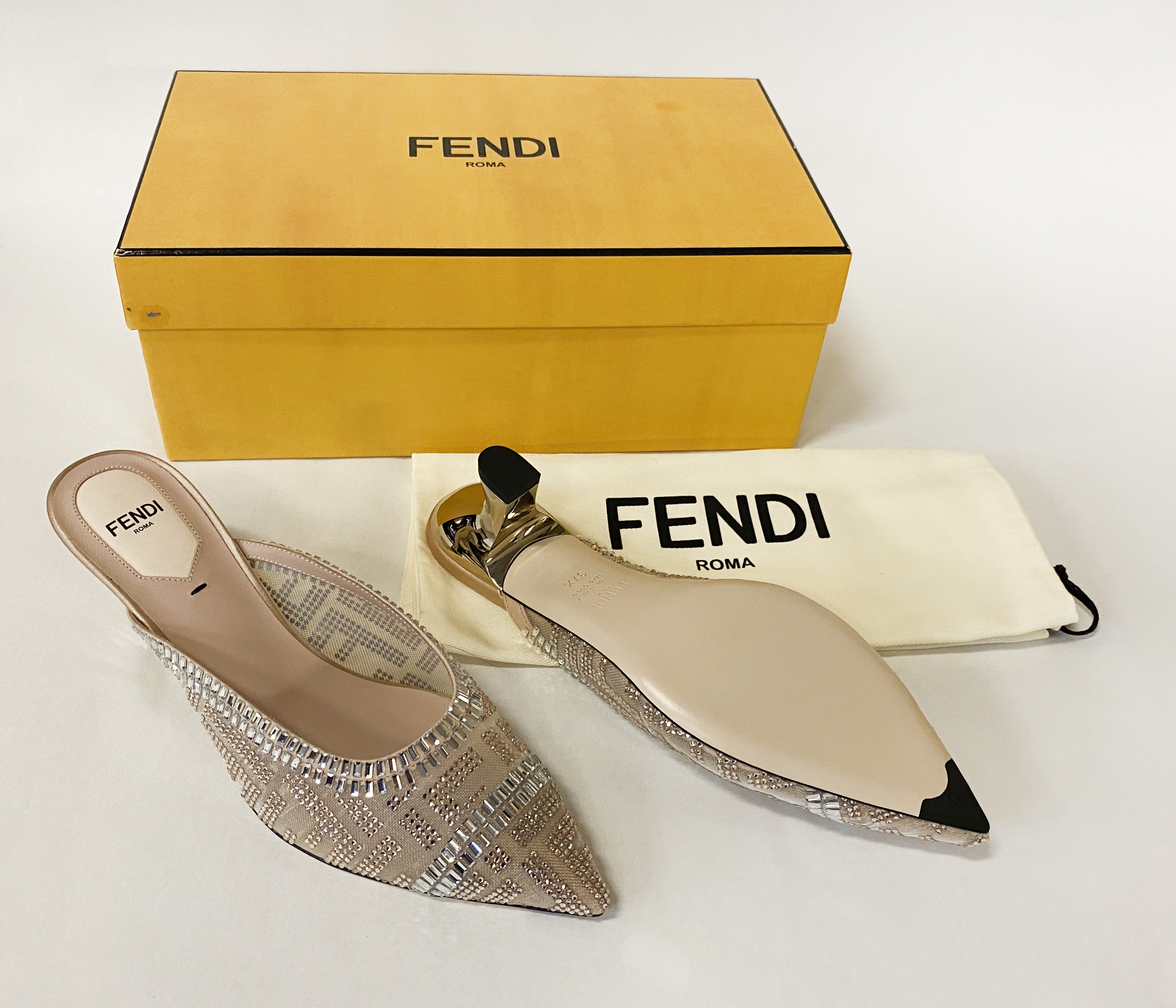 PAIR OF FENDI DRESS SHOES - SIZE 37.5 - NEW