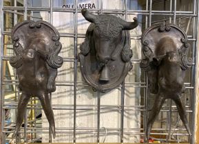 BRONZE RAMS HEADS WITH BRONZE BULLS HEAD