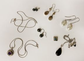 QTY OF SILVER JEWELLERY