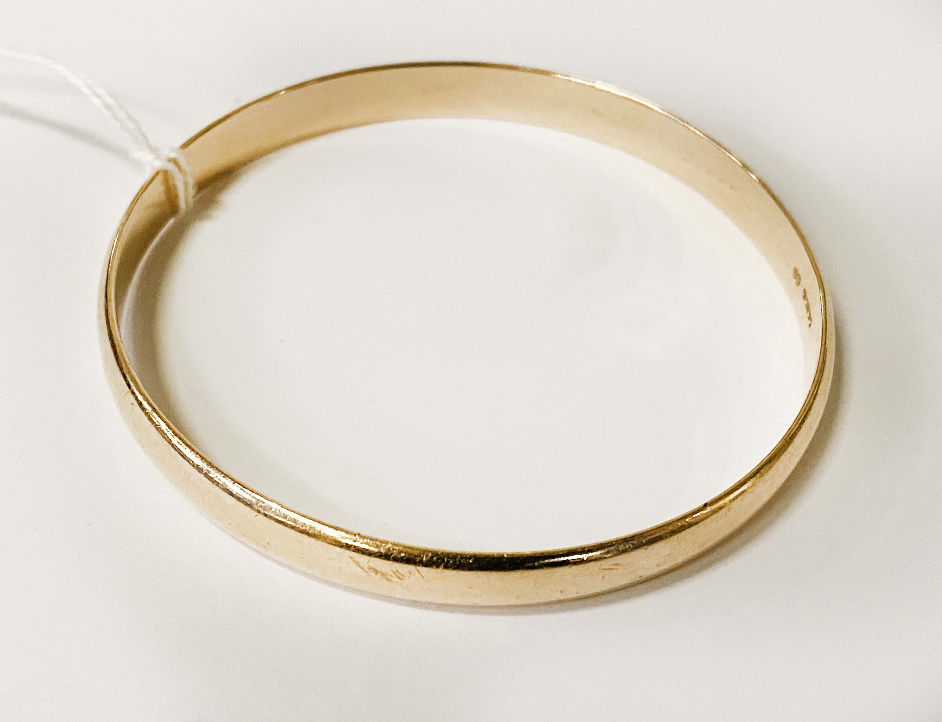 9CT GOLD BANGLE - 32 GRAMS APPROX