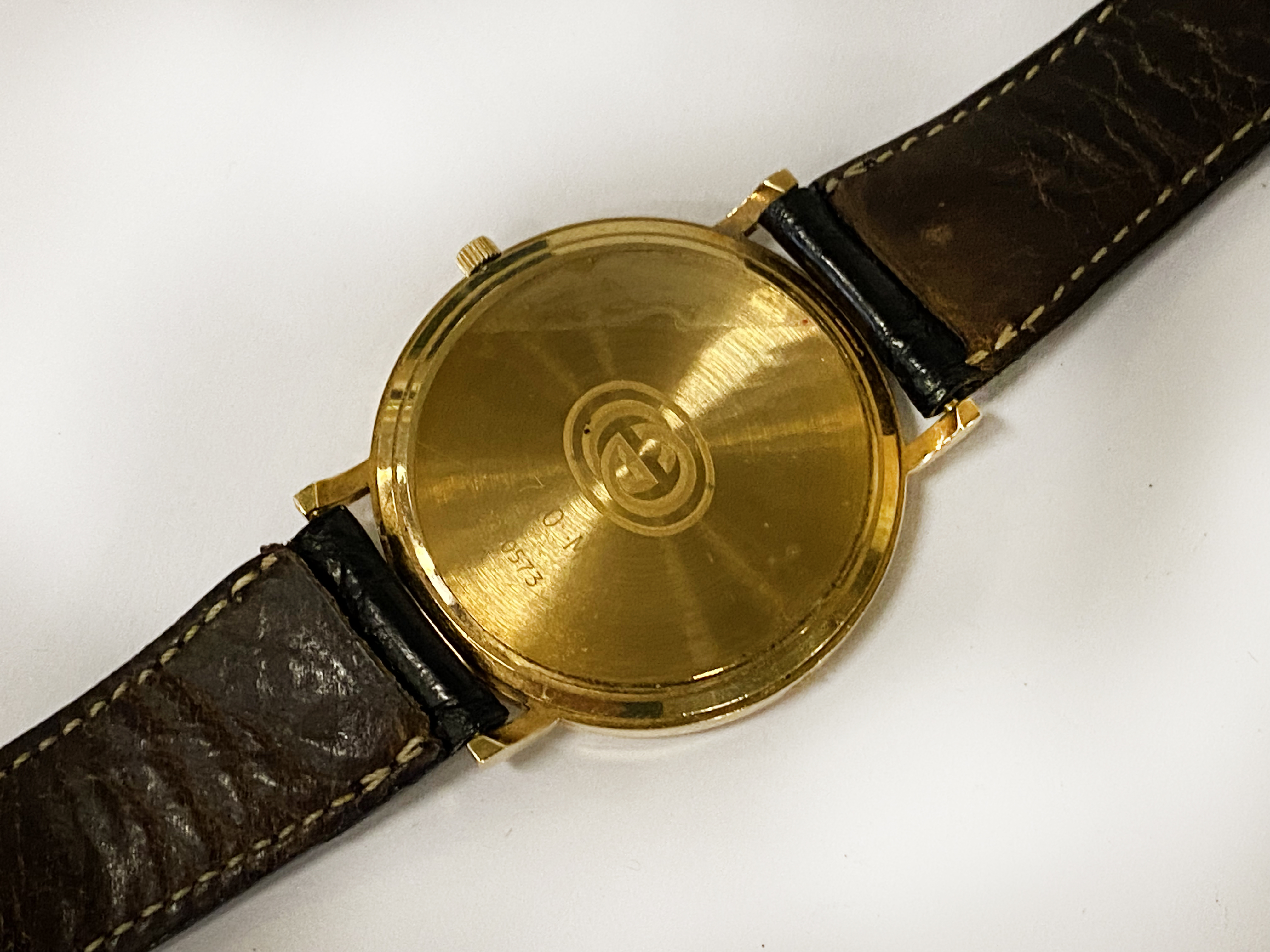 18CT GOLD GUCCI WRISTWATCH - Image 2 of 2