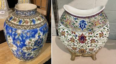 19THC CHINESE VASE A/F - HAIRLINE CRACK & GINGER JAR WITH NO LID