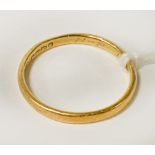 22CT GOLD WEDDING BAND - SIZE O - APPROX 2.5 GRAMS