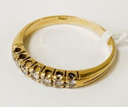 18CT GOLD RING - 7 DIAMONDS - APPROX 2.7 GRAMS - SIZE P