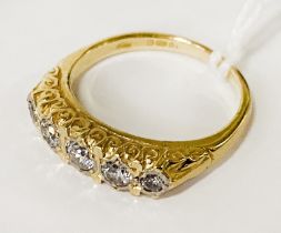 18CT GOLD RING - APPROX 6 GRAMS - SIZE J