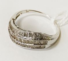 18CT GOLD THREE LINE DIAMOND RING BAGUETTES & ROUND CUTS - SIZE O