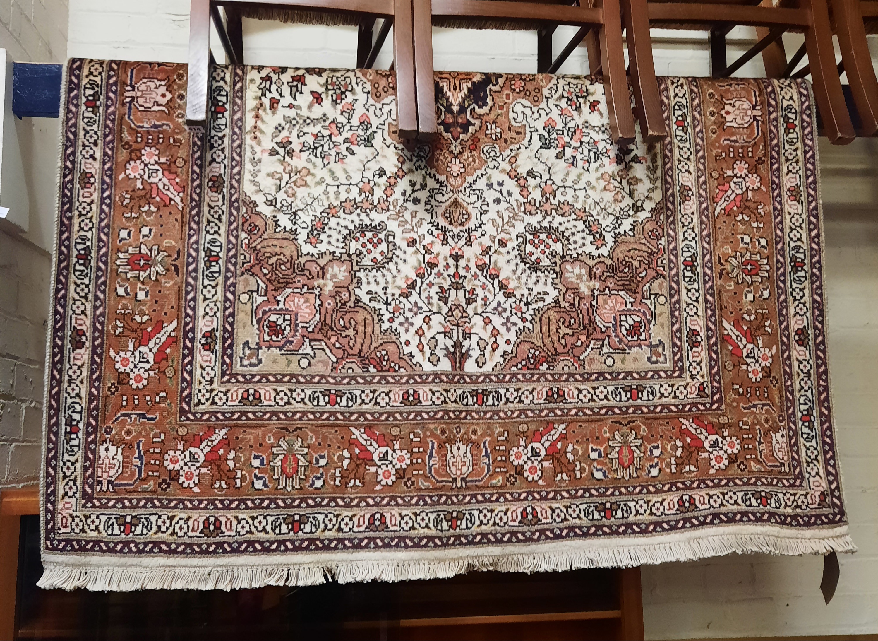 FINE NORTH WEST PERSIAN TABRIZ RUG 182CMS X 145CMS