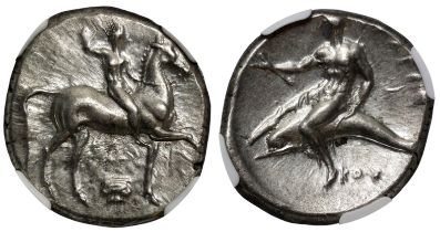 † Italy, Calabria, Tarentum, silver Didrachm, c. 332-302 BC, youth, right arm raised to crown