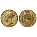g Victoria (1837-1901), gold Sovereign, 1846, first young head left, W.W. raised on truncation for