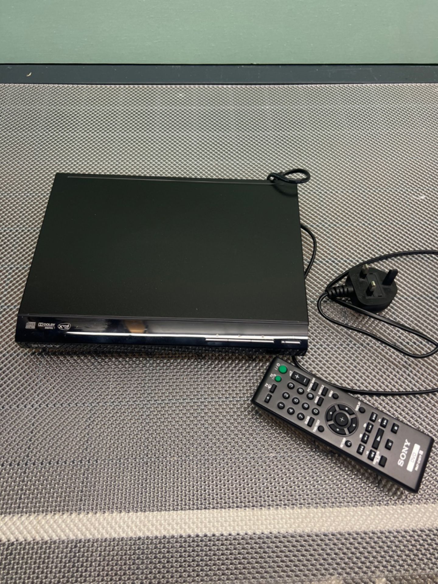 Sony DVPSR760H DVD Upgrade Player (HDMI, 1080 Pixel Upscaling, USB Connectivity), Black - Image 2 of 3