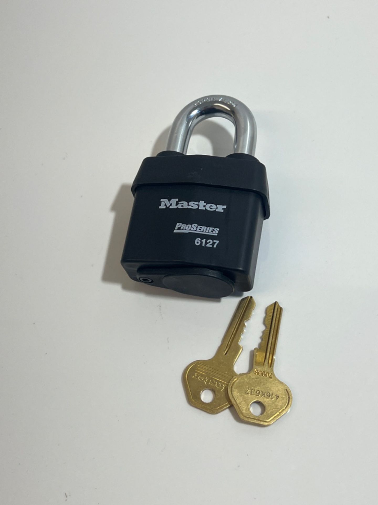 Master Lock Pro Series Heavy Duty Weatherproof Padlock [CEN Insurance Approved] [Key] [Outdoor] 612 - Image 2 of 3