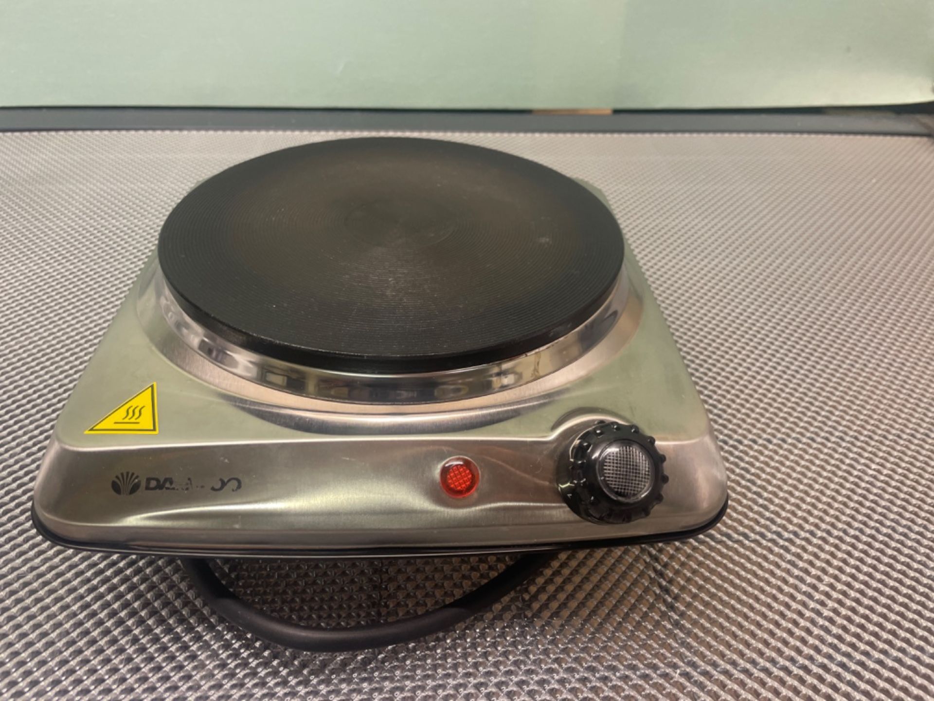 Daewoo SDA1731 Single Hot Plate-Portable & Compact-Cast Iron Heating Element-On/Off Indicator Light - Image 3 of 3