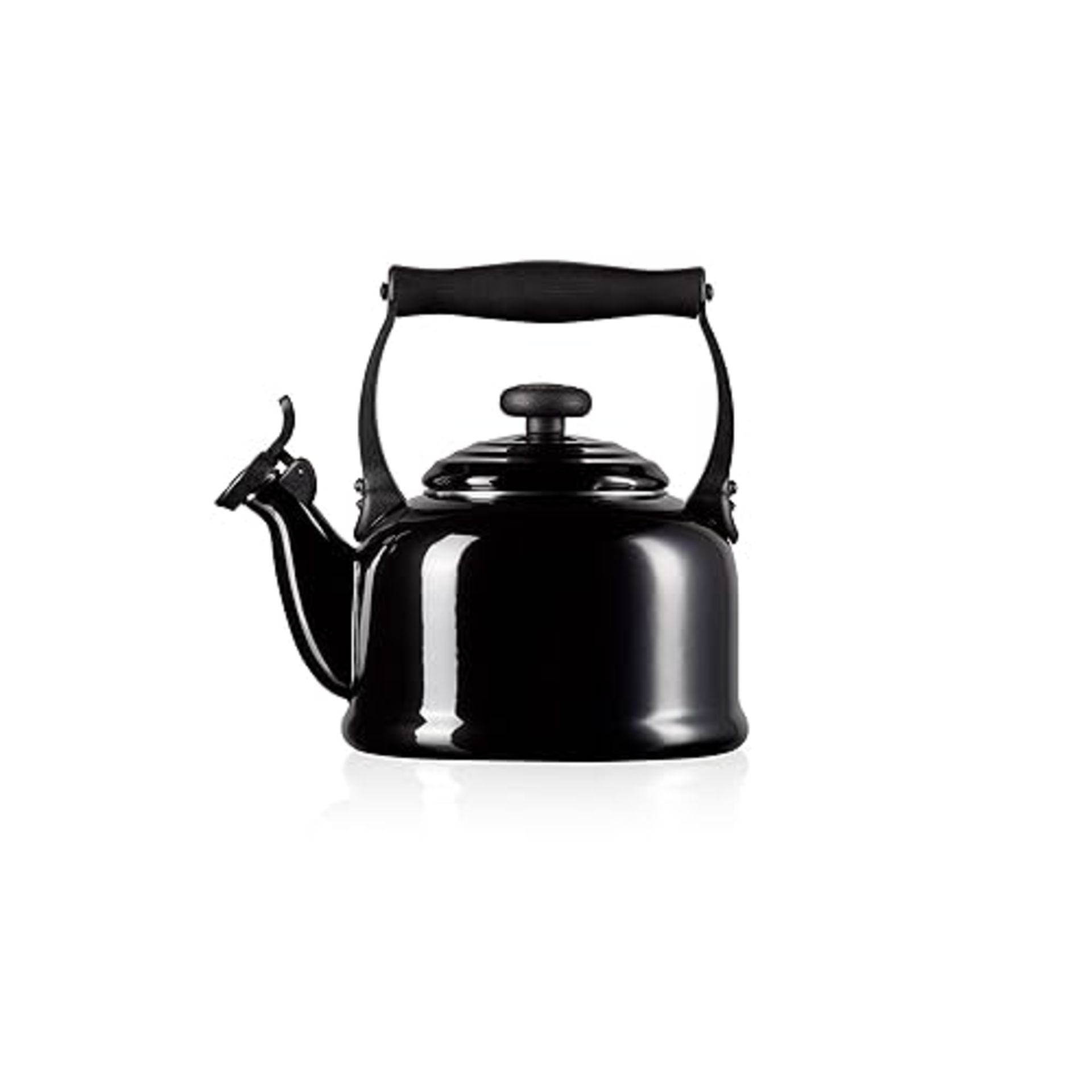 Le Creuset Traditional Stove-Top Kettle with Whistle, Suitable for All Hob Types Including Inductio