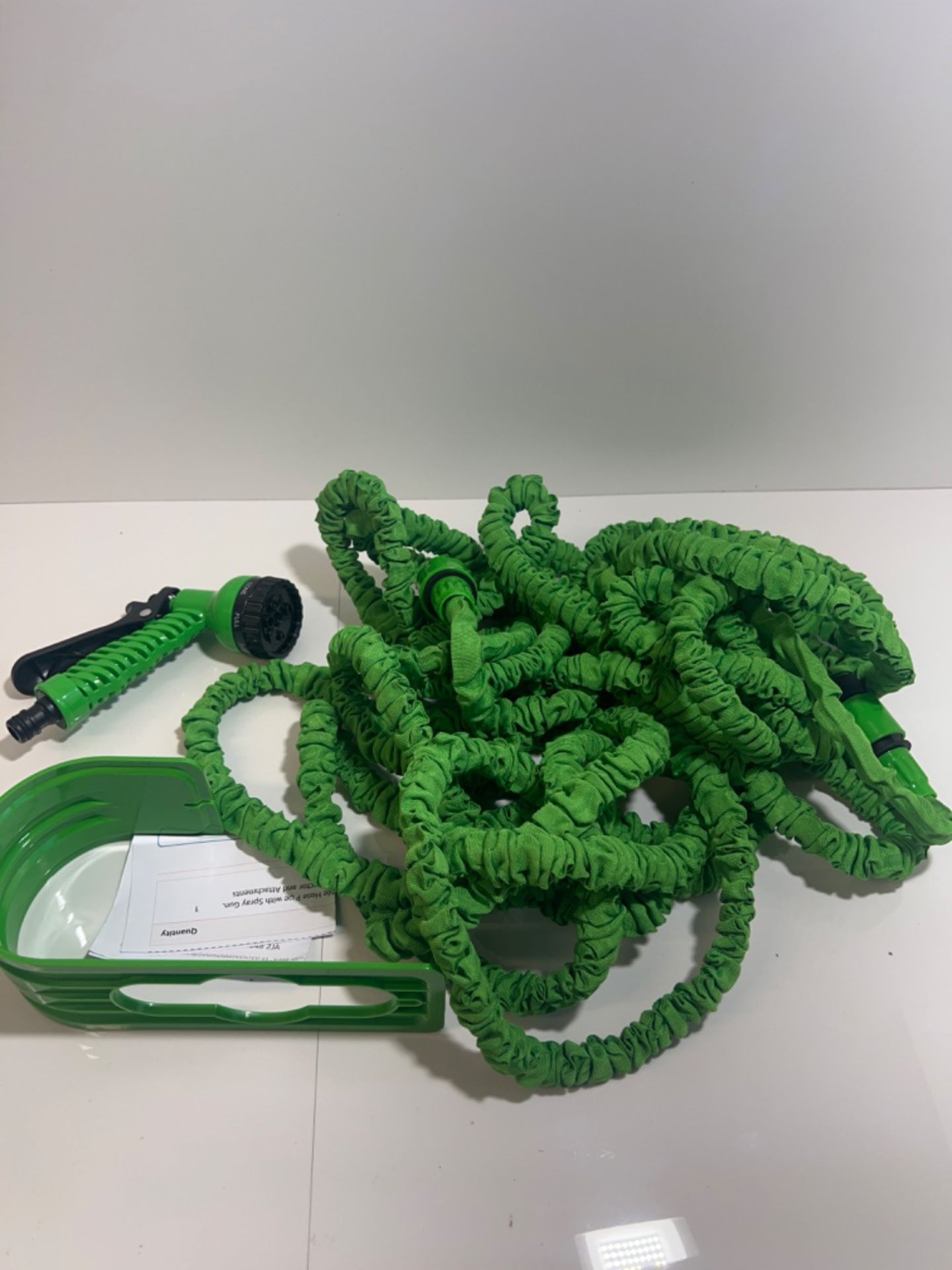 kitnice Expandable Garden Hose 100FT - Flexible Hose Pipe with Spray Gun. Ideal for Gardening, Wate - Image 2 of 3
