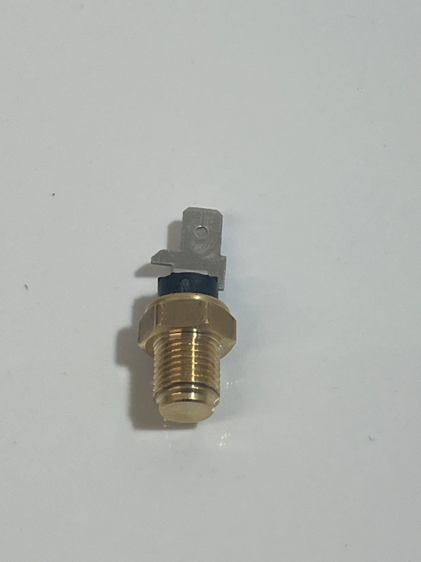 HELLA 6PT 009 107-691 Sensor, oil temperature - 12V - with seal - Image 2 of 3