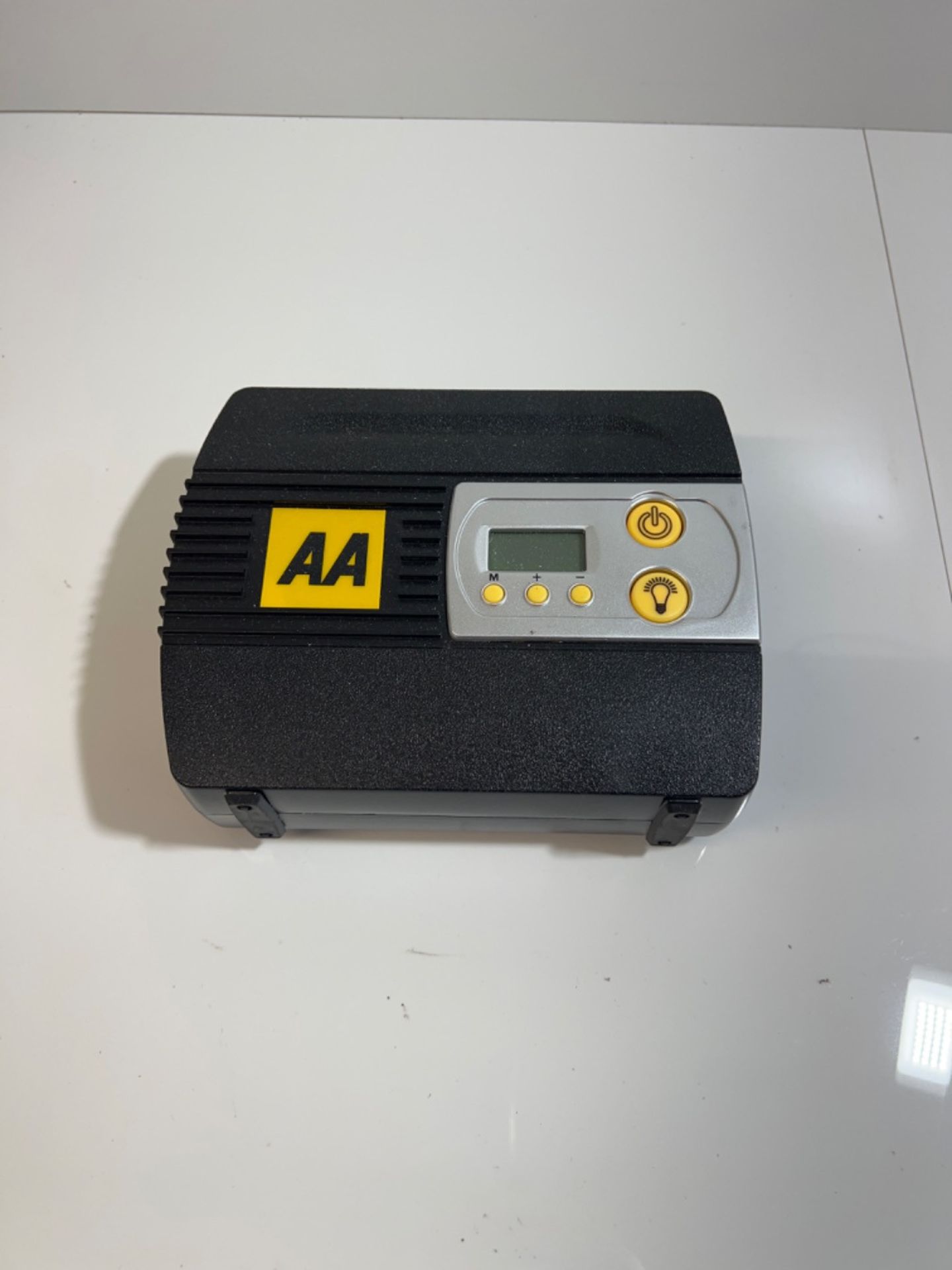 AA 12V Digital Tyre Inflator AA5502 â€“ For Cars Other Vehicles Inflatables Bicycles - Shows P - Image 2 of 3