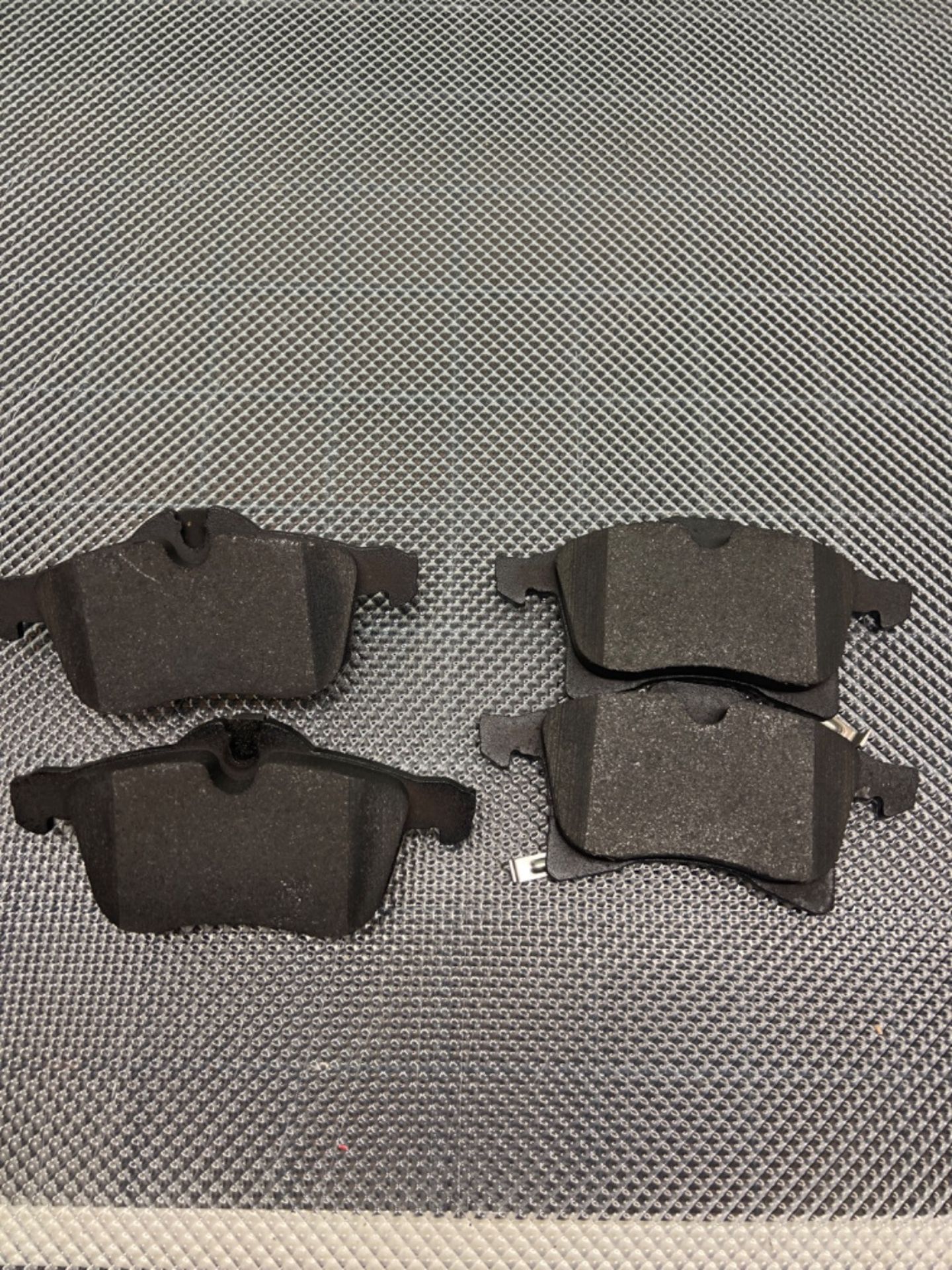 Bosch BP420 Brake Pads - Front Axle - ECE-R90 Certified - 1 Set of 4 Pads - Image 3 of 3