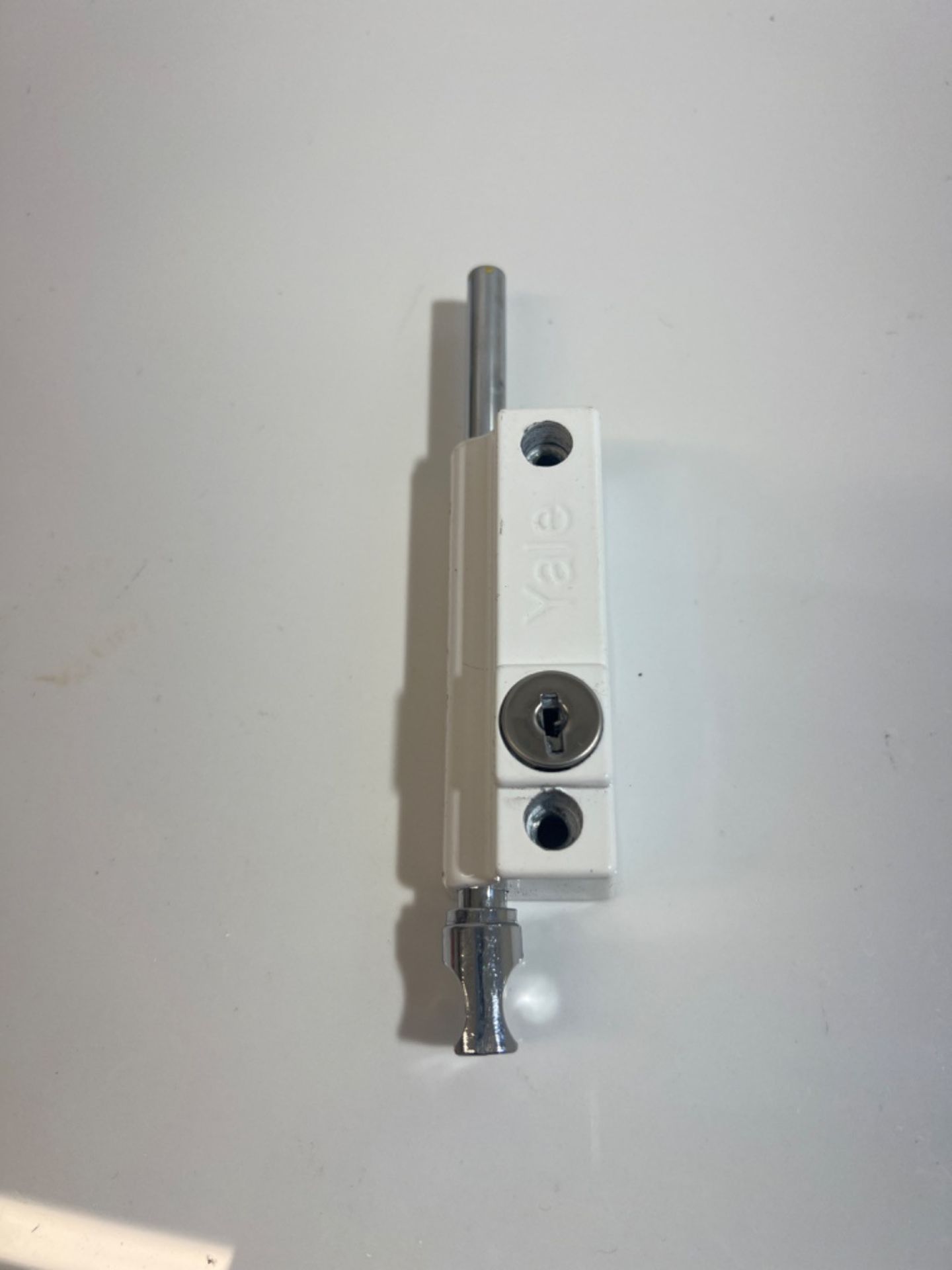 Yale P-124-WE Door Pushbolt, White Finish, Standard Security, Visi Packed, suitable for aluminium d - Image 3 of 3